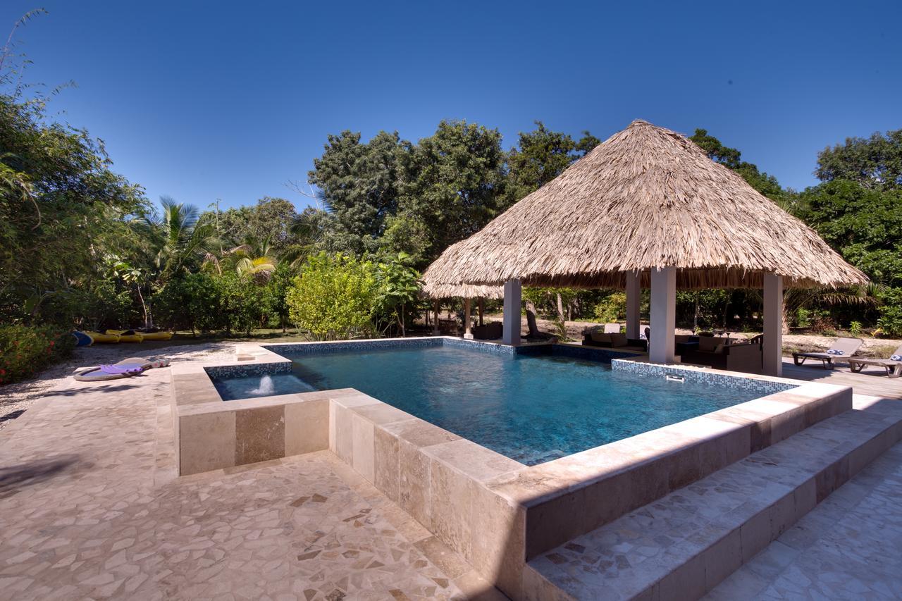 Bayshore Bijou Suites Maya Beach ภายนอก รูปภาพ
